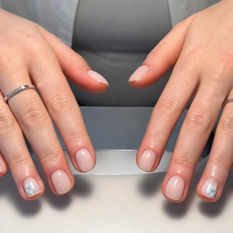 Onyx Nails Beauty at work