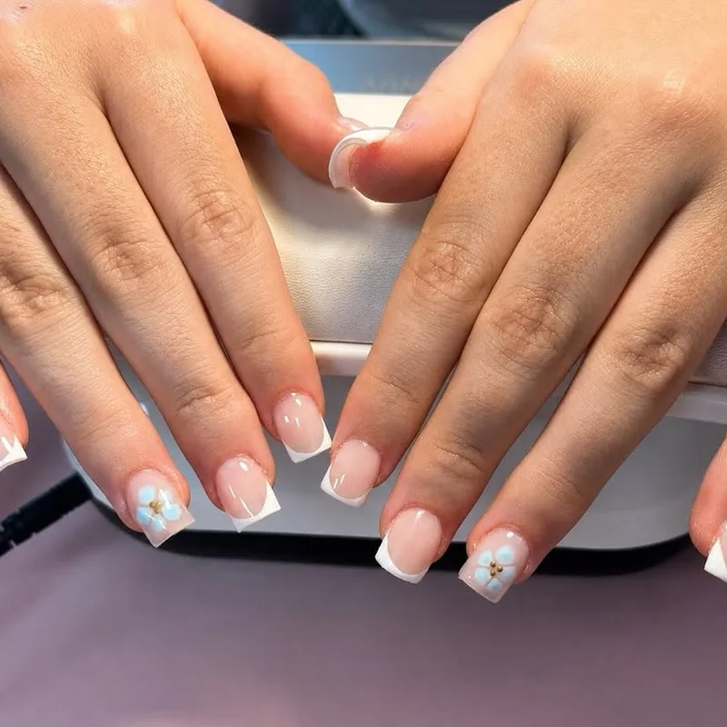 Onyx Nails Beauty at work